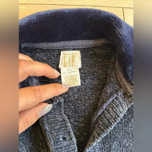 Gap blue button up sweater with velvet collar - Picture 2 of 4